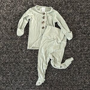 Ribbed Light Green Lou Lou and Company Top and Bottom Set. Worn 1 time.